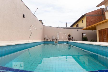 Casa à venda com 287m², 3 quartos e 4 vagas Casa à venda com 287m², 3 quartos e 4 vagasPiscina
