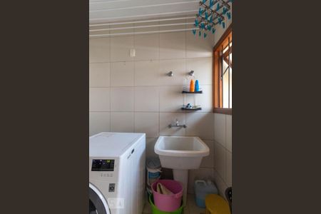 Casa à venda com 287m², 3 quartos e 4 vagas Casa à venda com 287m², 3 quartos e 4 vagasÁrea de Serviço