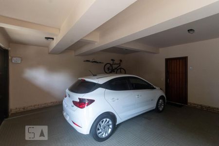 Casa à venda com 287m², 3 quartos e 4 vagas Casa à venda com 287m², 3 quartos e 4 vagasGaragem