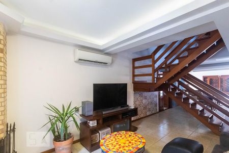 Sala de Estar de casa à venda com 3 quartos, 287m² em Partenon, Porto Alegre