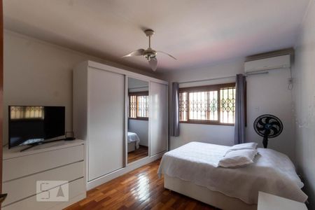 Casa à venda com 287m², 3 quartos e 4 vagas Casa à venda com 287m², 3 quartos e 4 vagasQuarto 1