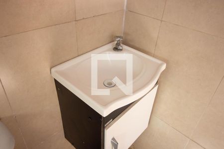 Casa para alugar com 55m², 2 quartos e sem vagaBanheiro