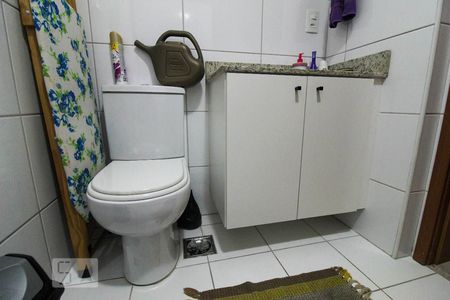 Apartamento à venda com 73m², 2 quartos e 1 vaga Apartamento à venda com 73m², 2 quartos e 1 vagaBanheiro da Suíte 2