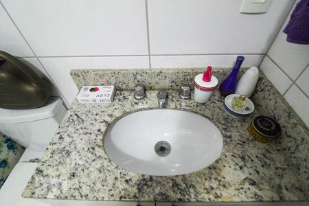 Apartamento à venda com 73m², 2 quartos e 1 vaga Apartamento à venda com 73m², 2 quartos e 1 vagaBanheiro da Suíte 2