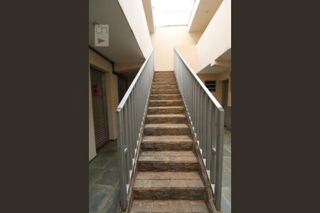 Studio para alugar com 30m², 1 quarto e sem vagaEscada