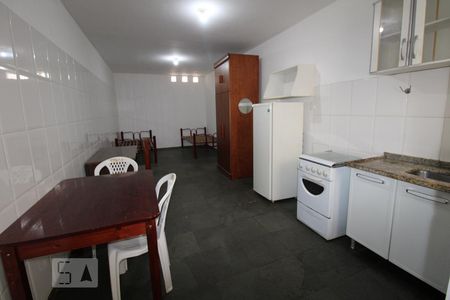 Quarto e Cozinha de kitnet/studio para alugar com 1 quarto, 30m² em Cidade Universitária, Campinas