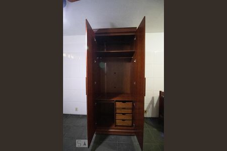 Quarto - Armário de kitnet/studio para alugar com 1 quarto, 30m² em Cidade Universitária, Campinas