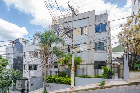 Apartamento à venda com 140m², 2 quartos e 2 vagas Apartamento à venda com 140m², 2 quartos e 2 vagasFachada