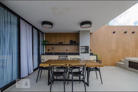 Apartamento à venda com 140m², 2 quartos e 2 vagas Apartamento à venda com 140m², 2 quartos e 2 vagasCobertura