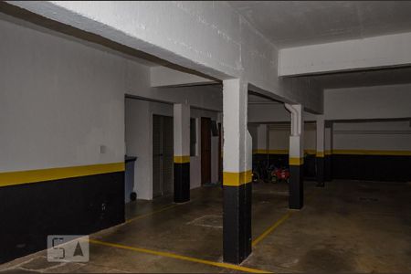 Apartamento à venda com 140m², 2 quartos e 2 vagas Apartamento à venda com 140m², 2 quartos e 2 vagasGaragem