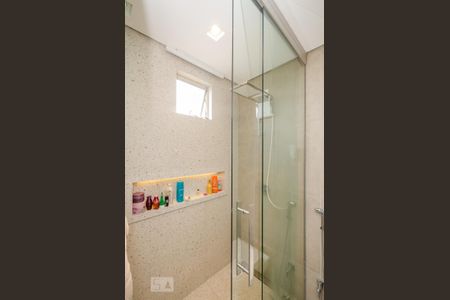 Apartamento à venda com 140m², 2 quartos e 2 vagas Apartamento à venda com 140m², 2 quartos e 2 vagasBanheiro da Suíte