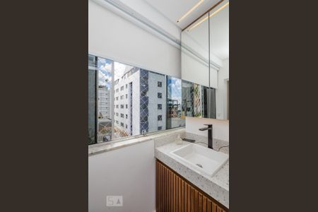 Apartamento à venda com 140m², 2 quartos e 2 vagas Apartamento à venda com 140m², 2 quartos e 2 vagasBanheiro da Suíte