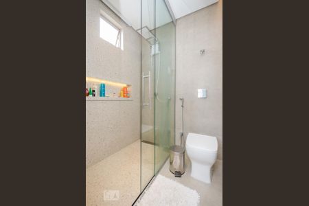 Apartamento à venda com 140m², 2 quartos e 2 vagas Apartamento à venda com 140m², 2 quartos e 2 vagasBanheiro da Suíte