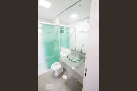 Apartamento à venda com 70m², 2 quartos e 1 vaga Apartamento à venda com 70m², 2 quartos e 1 vagaBanheiro Social