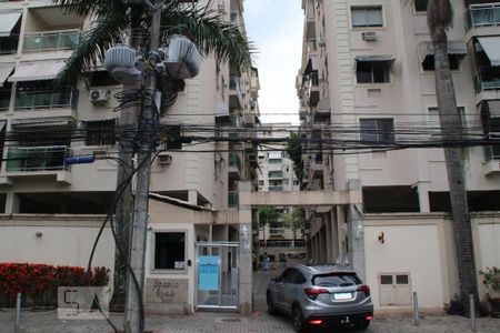 Apartamento à venda com 79m², 3 quartos e 1 vagaFachada