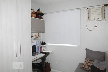 Quarto de apartamento para alugar com 2 quartos, 50m² em Del Castilho, Rio de Janeiro