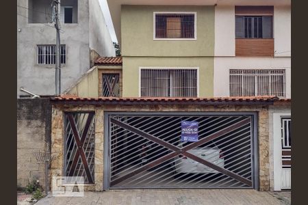 Casa para alugar com 148m², 3 quartos e 2 vagas Casa para alugar com 148m², 3 quartos e 2 vagasFachada