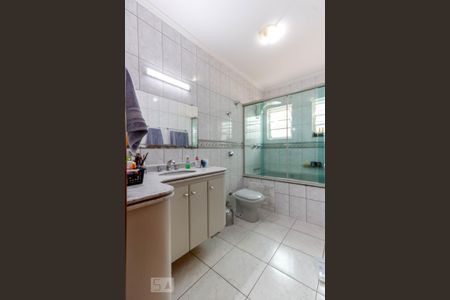 Casa para alugar com 148m², 3 quartos e 2 vagas Casa para alugar com 148m², 3 quartos e 2 vagasBanheiro da Suíte 1