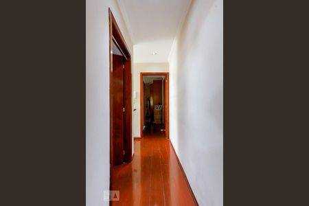Casa para alugar com 148m², 3 quartos e 2 vagas Casa para alugar com 148m², 3 quartos e 2 vagasCorredor Quartos