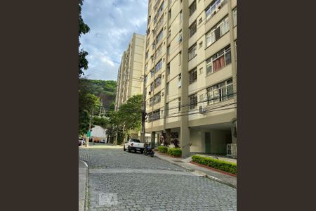 Apartamento à venda com 82m², 2 quartos e 1 vaga Apartamento à venda com 82m², 2 quartos e 1 vagaFachada