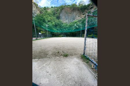 Apartamento à venda com 82m², 2 quartos e 1 vaga Apartamento à venda com 82m², 2 quartos e 1 vagaÁrea Comum - Campo de Futebol
