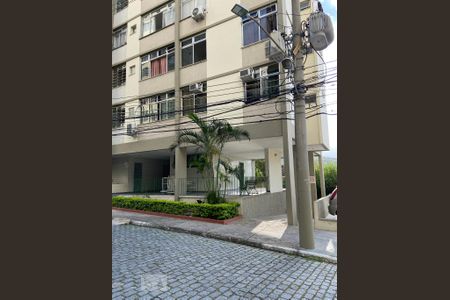 Apartamento à venda com 82m², 2 quartos e 1 vaga Apartamento à venda com 82m², 2 quartos e 1 vagaFachada