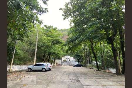 Apartamento à venda com 82m², 2 quartos e 1 vaga Apartamento à venda com 82m², 2 quartos e 1 vagaEstacionamento