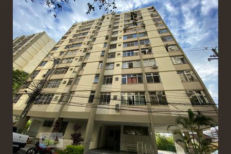 Apartamento à venda com 82m², 2 quartos e 1 vaga Apartamento à venda com 82m², 2 quartos e 1 vagaFachada