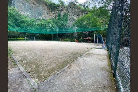 Apartamento à venda com 82m², 2 quartos e 1 vaga Apartamento à venda com 82m², 2 quartos e 1 vagaÁrea Comum - Campo de Futebol