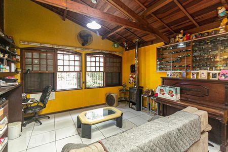 Sala de casa à venda com 3 quartos, 440m² em Tristeza, Porto Alegre