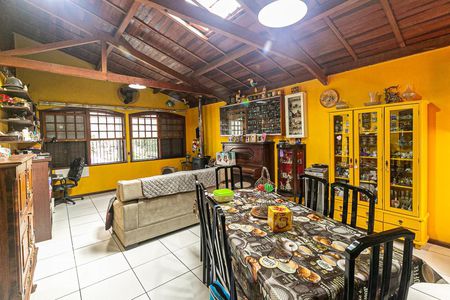 Sala de casa à venda com 3 quartos, 440m² em Tristeza, Porto Alegre