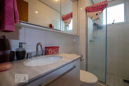 Banheiro de apartamento para alugar com 1 quarto, 51m² em Petrópolis, Porto Alegre