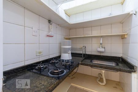 Cozinha de kitnet/studio para alugar com 1 quarto, 29m² em República, São Paulo