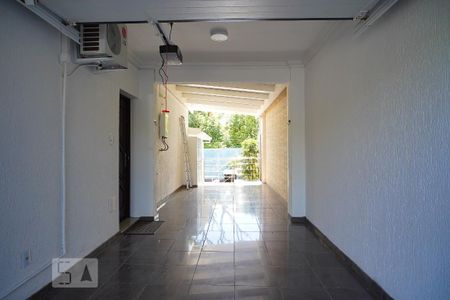 Casa à venda com 295m², 4 quartos e 4 vagasGaragem