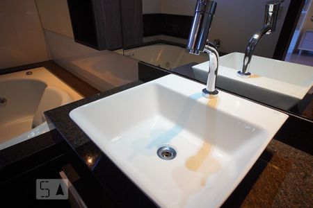 Casa à venda com 295m², 4 quartos e 4 vagasBanheiro da Suíte