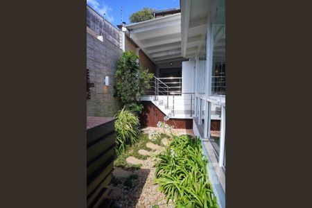 Casa à venda com 295m², 4 quartos e 4 vagasPátio lateral