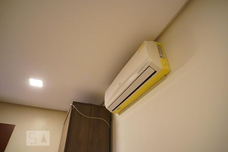 Casa à venda com 295m², 4 quartos e 4 vagasEscritório