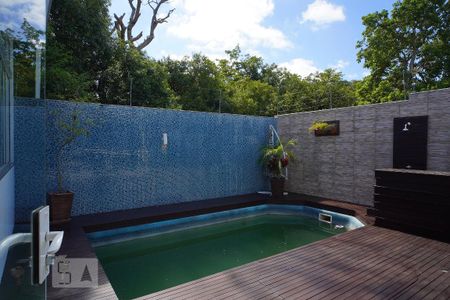 Casa à venda com 295m², 4 quartos e 4 vagasPiscina