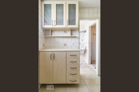 Apartamento à venda com 72m², 2 quartos e 2 vagasCozinha - Armários