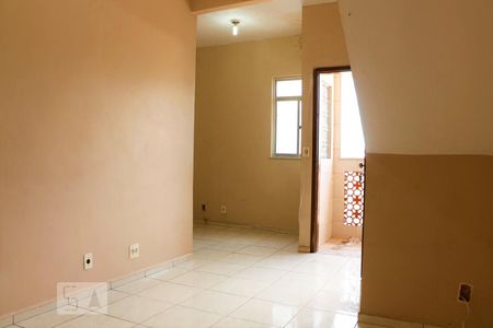 Sala de casa para alugar com 1 quarto, 107m² em Pilares, Rio de Janeiro