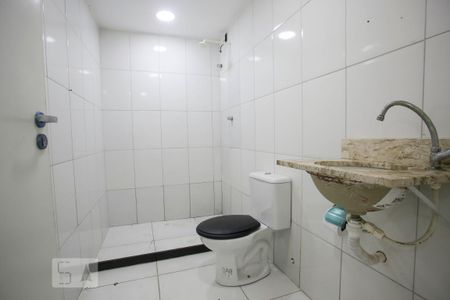 Studio para alugar com 25m², 1 quarto e sem vaga Studio para alugar com 25m², 1 quarto e sem vagaBanheiro