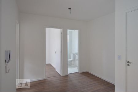 Sala - cozinha de apartamento para alugar com 2 quartos, 34m² em Vila Esperança, São Paulo