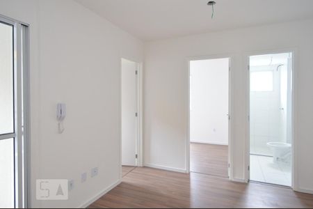 Sala - cozinha de apartamento para alugar com 2 quartos, 34m² em Vila Esperança, São Paulo