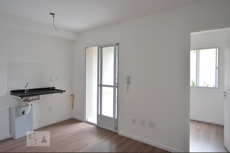 Sala - cozinha de apartamento para alugar com 2 quartos, 34m² em Vila Esperança, São Paulo