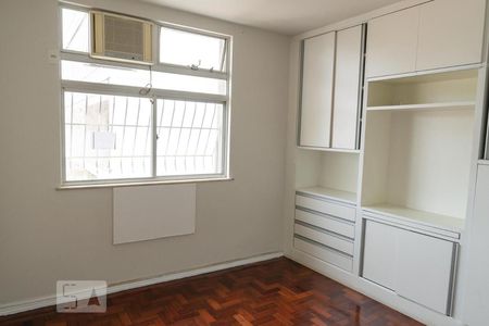 Quarto 1 de apartamento para alugar com 2 quartos, 78m² em Icaraí, Niterói
