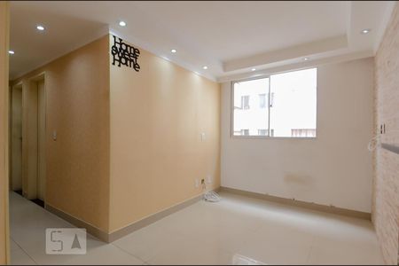 Detalhe Sala de apartamento para alugar com 2 quartos, 46m² em Centro, Guarulhos