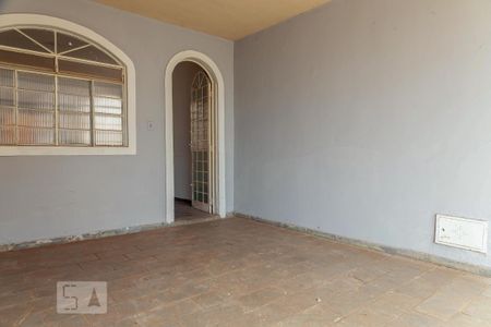 Garagem de casa para alugar com 3 quartos, 136m² em Daniel Fonseca, Uberlândia