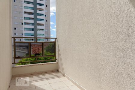 Sacada de apartamento para alugar com 4 quartos, 70m² em Santa Mônica, Uberlândia