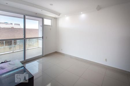 Apartamento à venda com 75m², 2 quartos e 2 vagasSala