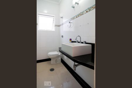 Banheiro Social de casa à venda com 2 quartos, 100m² em Jardim Marajoara, São Paulo